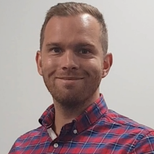 Portrait of Associate Professor Thomas Doering